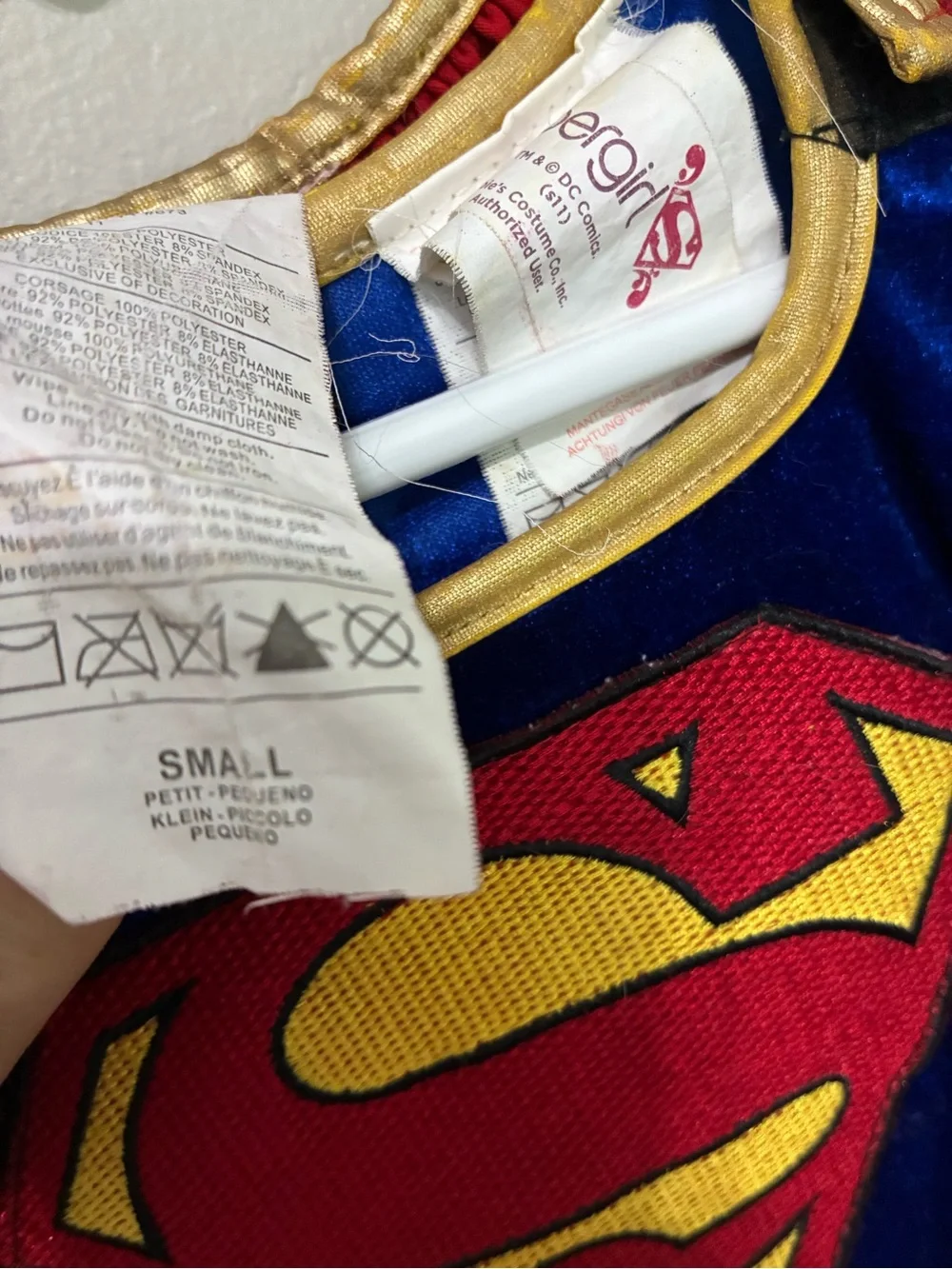 Supergirl Kid Halloween Costume w/dress, cape, belt, and boot covers. Size Small